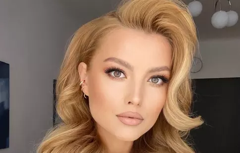 5 vedete care seamănă leit cu părinții lor. Elena Gheorghe și mama ei parcă sunt surori