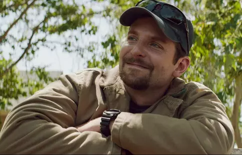 Filme la TV azi, 4 noiembrie: „Lunetistul american”, „Negociatorul”, „Legea lui Banks”, „30 de minute sau mai puțin”