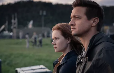 Filme la TV azi, 26 noiembrie: „Primul contact”, „Întuneric total”, „Fereastra secretă”