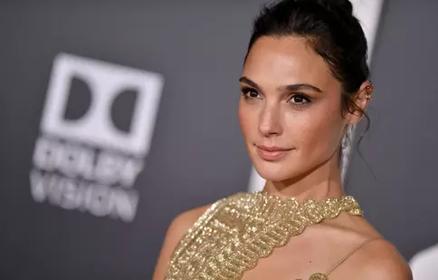 Gal Gadot, de o frumusețe rară la premiera „Red Notice”. Actrița a născut acum doar patru luni