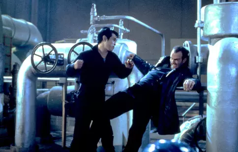 Filme la TV azi, 20 decembrie: „Unicul”, „Primul contact”, „Fete rele 2”, „Ninja 2: Răzbunarea”