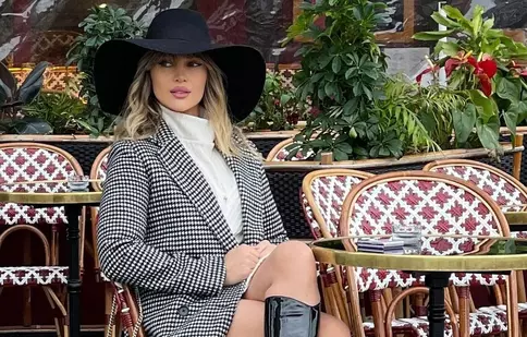 Lora, ședință foto provocatoare în Paris. Cum s-a pozat alături de iubitul ei. „Flirt în Paris”