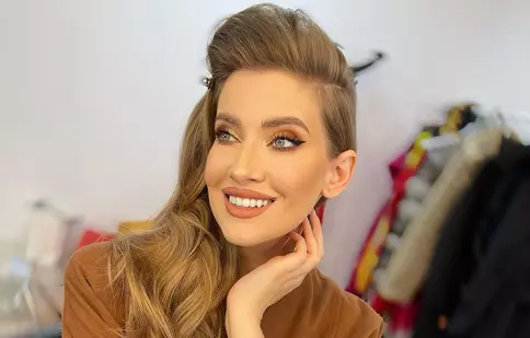 Iulia Albu, despre iubitul ei: „M-a împins ca să pot zbura”. Ce veste vrea să le dea curând fanilor