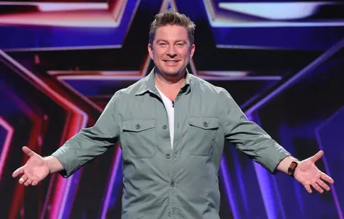 Pavel Bartoș, alături de soția lui și fiicele lor la premiera „ONE MAN aproape SHOW”. Cum s-au fotografiat