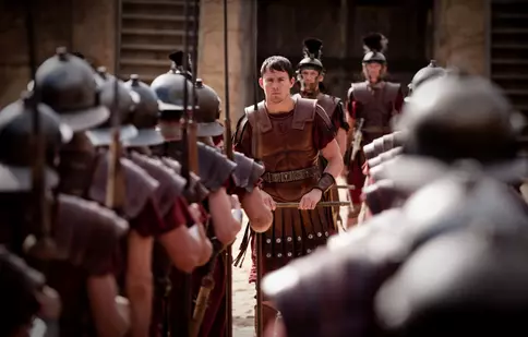 Filme la TV azi, 2 februarie: „Acvila legiunii a IX-a”, „Teroare în zori”, „Ape ucigașe”