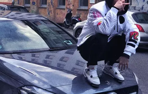 Artistul Nane, mesaj pentru cei care i-au vandalizat mașina: „De ce nu mi-ai făcut ceva mie?”