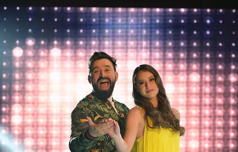 Cum a devenit cunoscut Oase de la Dancing on Ice. A lucrat la circ și a dansat breakdance cu fotbaliști celebri