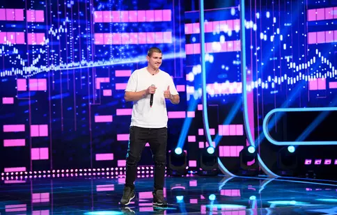 Cine este Emanuel Doduț, finalist iUmor 2022. Cum a reacționat Mihai Bendeac la numărul de roast în versuri