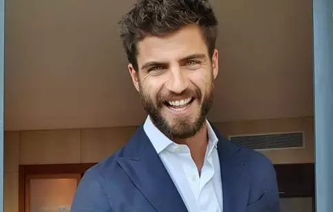 Cel mai nou film al unui sex-simbol spaniol, disponibil pe Netflix. Află totul despre „Without Saying Goodbye/Ne vedem data viitoare”