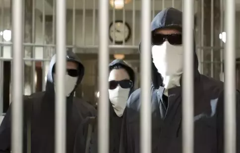 Filme la TV azi, 17 martie: „Omul din interior”, „Asasini”, „Candidatul altora”, „Avanpostul”