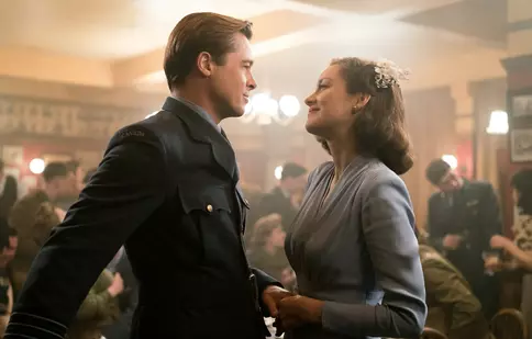 Filme la TV azi, 8 aprilie: „Aliatul”, „Amurg”, „Cod Roșu în Serviciile Secrete”, „L.A. Confidential”,  „Vacanța”