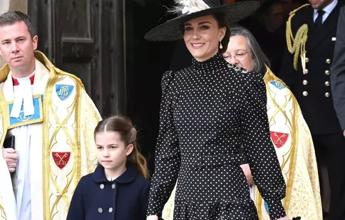 Kate Middleton și Prințesa Charlotte au atras toate privirile la slujba de Paște. Au îmbrăcat ținute asortate