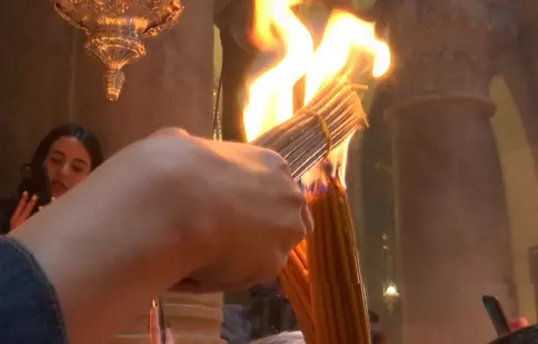 Slujba de Înviere 2025, transmisă live la TV. Ce posturi difuzează slujba în Noaptea de Paște