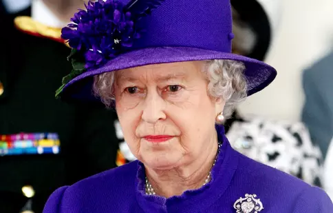 Un intrus deghizat în preot și-a petrecut noaptea la Castelul Windsor. Unde se afla Regina Elisabeta