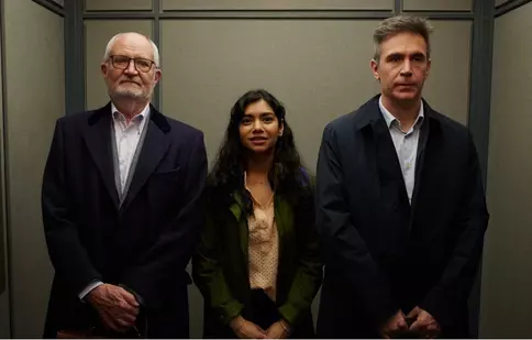 A apărut trailerul noului serial „Call My Agent”, varianta britanică a celebrului serial „Zece la sută”