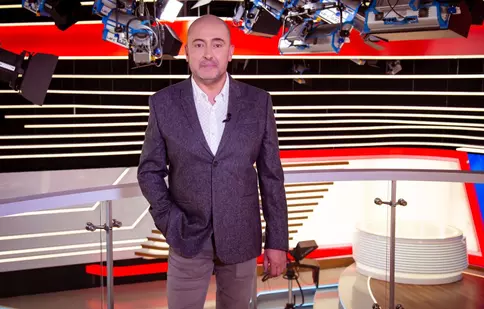 „Dincolo de alb şi negru”, noua emisiune a lui Cătălin Ştefănescu la TVR 1