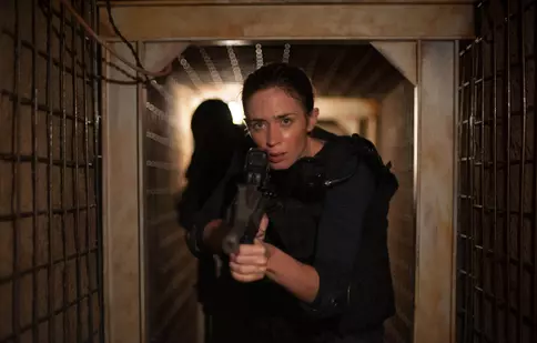 Filme la TV azi, 3 mai: „Sicario: Asasinul”, „Îndrăgostiți”, „Sin City”,  „Robin Hood, prințul hoților”