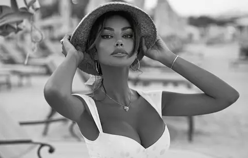 Imagini rare cu Mădălina Ghenea alături de fiica și de mama ei. Destinația de lux unde s-au relaxat