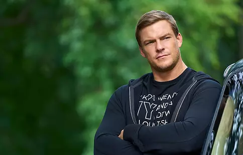 „Reacher” sezonul 2: Alan Ritchson a anunțat care e următorul roman ecranizat din seria lui Lee Child