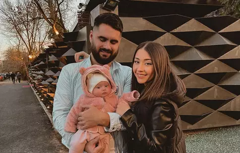 Nicole Cherry se căsătorește civil! Tot azi e și botezul fiicei ei. Ce rochie superbă a îmbrăcat artista