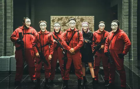 Profesorul și gașca lui se „mută” în Coreea. Noua producție Netflix „Money Heist: Korea” speră să calce pe urmele „Squid Game”
