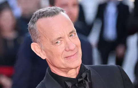 Tom Hanks și-a ieșit din minți după ce un fan i-a îmbrâncit soția. A fost filmat înjurând