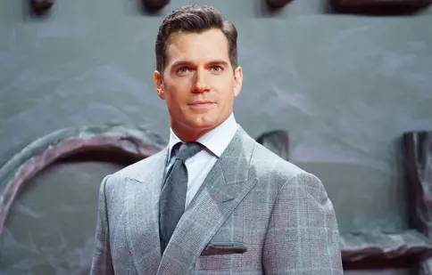 Va fi sau nu va fi Henry Cavill următorul James Bond? L-a surclasat deja pe Tom Hardy