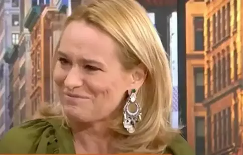 Andreea Esca, în lacrimi la TV. Ce surpriză i s-a făcut chiar de ziua ei. „Îi datorez foarte multe lucruri”