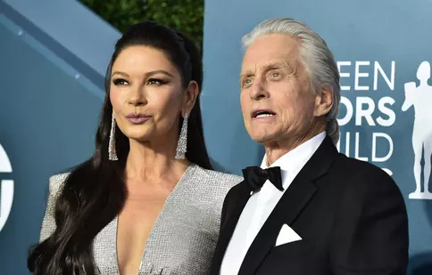 Dans în familie! Catherine Zeta-Jones și Michael Douglas au petrecut în pași de dans alături de copiii lor