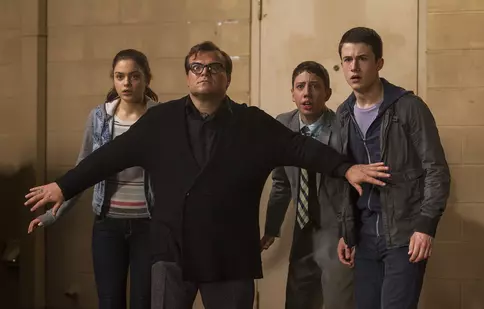 Filme la TV. Ce filme sunt pe AXN în weekend13-15 august 2022: „Goosebumps”, „Al naibii tratament!”