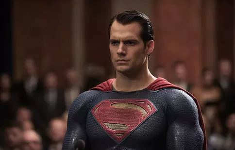 Henry Cavill reia rolul lui Superman, alături de Dwayne Johnson