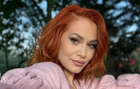 Feli, transformare de look uimitoare pentru noul ei videoclip. A lansat melodia „Dragoste nebună”