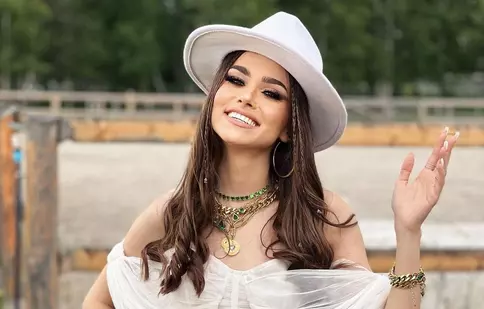 Cum arată și cu ce se ocupă sora lui Theo Rose. Ce a spus Raluca Diaconu despre relația cu actrița din „Clanul”