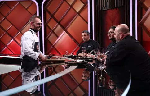 „Chefi la cuțite” 2022. Cine este Adrian Stroe, cuțitul de aur al lui Cătălin Scărlătescu