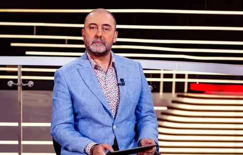 Noul sezon al emisiunii „Dincolo de alb şi negru” (TVR 1) ne propune invitați de excepție și jurnaliști de elită