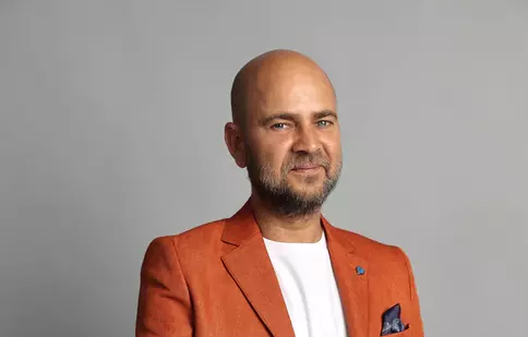 Cu ce televiziune a semnat Cosmin Seleși. Emisiunea pe care o va prezenta