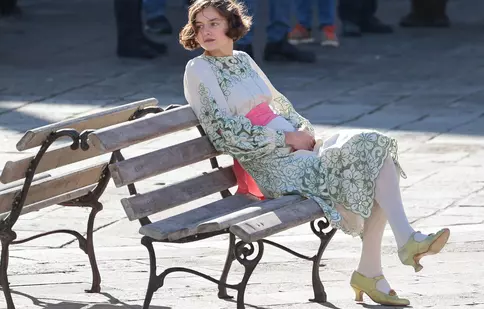 „Amantul doamnei Chatterley”, tot ce știm despre noul film cu Emma Corrin. De ce a fost interzisă cartea