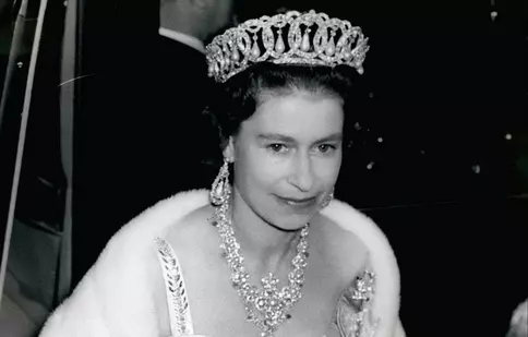 Filme și seriale despre regina Elisabeta a II-a