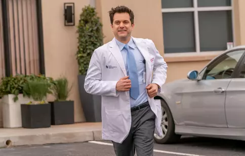 „Doctorul Moarte”, un serial true crime, cu o distribuție de excepție, în premieră exclusivă la AXN