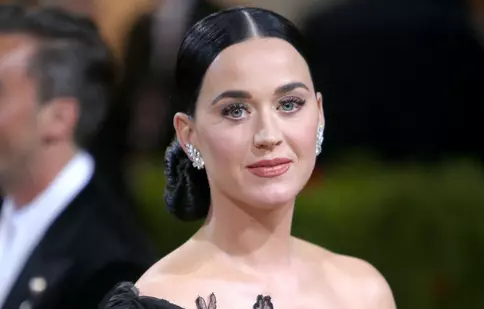 Lui Katy Perry i-a căzut pleoapa în timpul unui concert. Momentul a devenit viral pe Internet