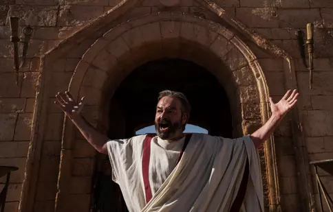 History aduce documentarul „Colosseumul”, dedicat celebrei arene devenită locul de întâlnire al vieții, morții și gloriei în Roma Antică