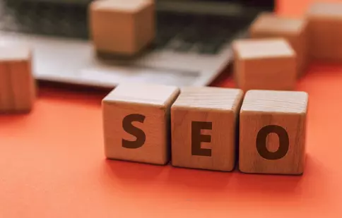 Cum îți poți îmbunătăți prezența online prin optimizarea SEO?