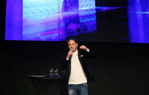 Dan Negru, discurs emoționant pe scena Premiilor TVmania 2022. Ce a spus despre regretatul Andrei Gheorghe