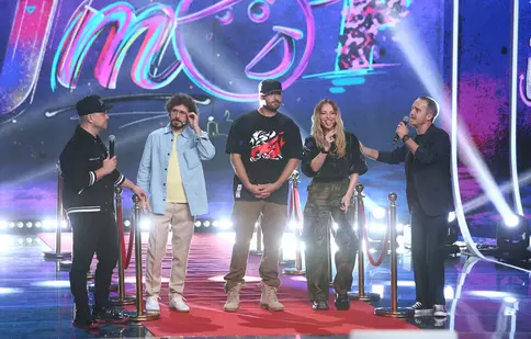 iUmor, 27 noiembrie 2022. Ultimul finalist al sezonului 13, ales de Delia, Costel, Cheloo și juratul-surpriză. Cine participă în semifinală