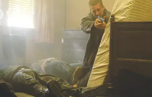 Filme la TV azi, 3 noiembrie: „Între focuri”, „Poveste adevărată”, „Manchester de lângă mare”, „Dracula”