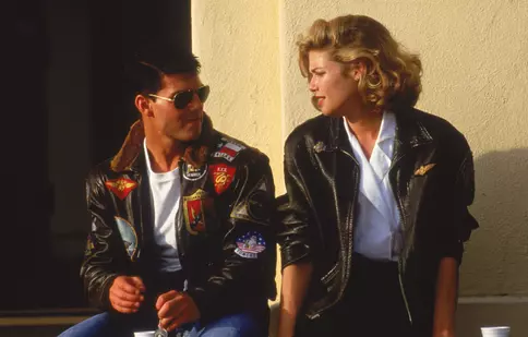 Filme la TV azi, 28 noiembrie: „Top Gun”, „Matrix Renașterea”, „Aproape celebri”, „Caut cavaler de onoare”