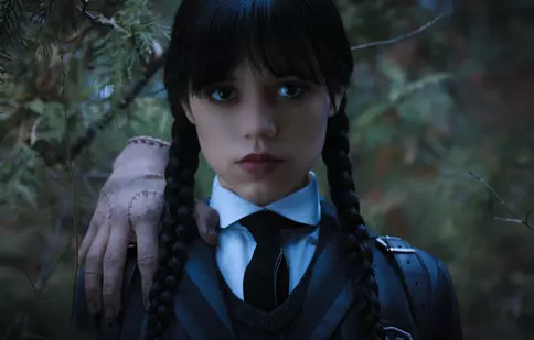 Wednesday Addams merge la școală. Serialul lui Tim Burton are premiera azi la Netflix