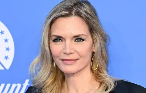 Cum a reușit Michelle Pfeiffer să obțină rolul lui Catwoman. Cine trebuia să joace în locul ei