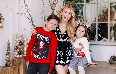 Elena Gheorghe, cu colinda prin vecini. Ce alte planuri de Sărbători are artista. EXCLUSIV
