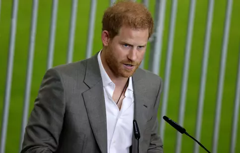 Ce sumă uriașă de bani a primit prințul Harry pentru cartea lui de memorii, „Rezervă” / „Spare”. A semnat un contract pentru 4 cărți